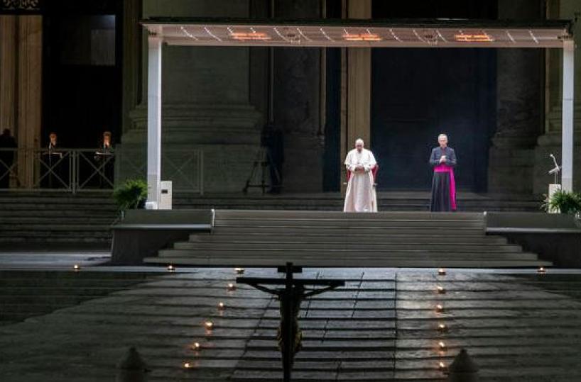 La solitudine dei credenti e il conforto di papa Francesco