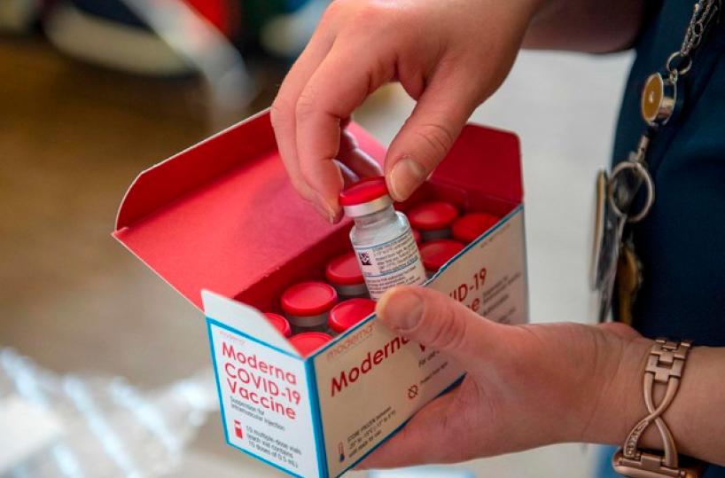 Puglia, vaccini anti Covid: «Dosi Moderna destinate ai medici di base»
