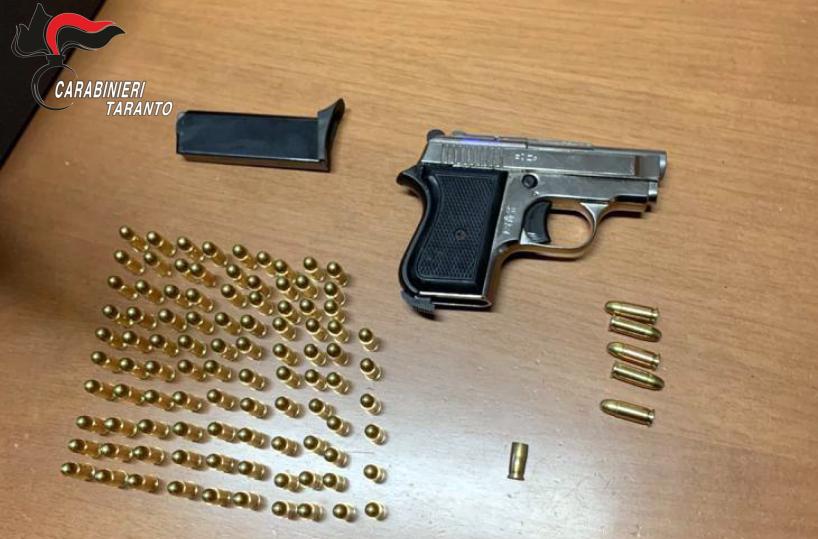 Castellaneta, nascondeva in casa pistola illegale e munizioni: arrestato 65enne