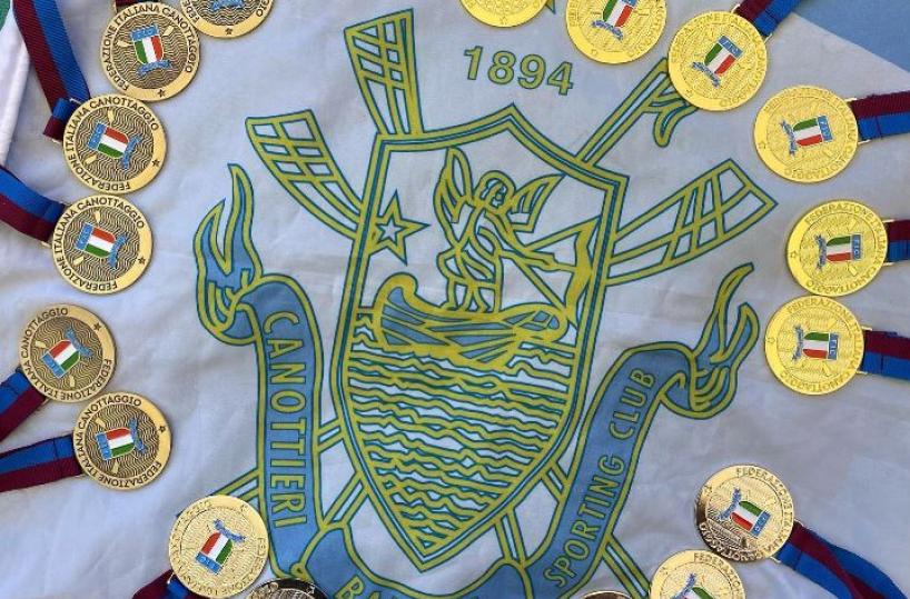 Canottaggio, 13 medaglie conquistate a Sabaudia dal circolo Barion 