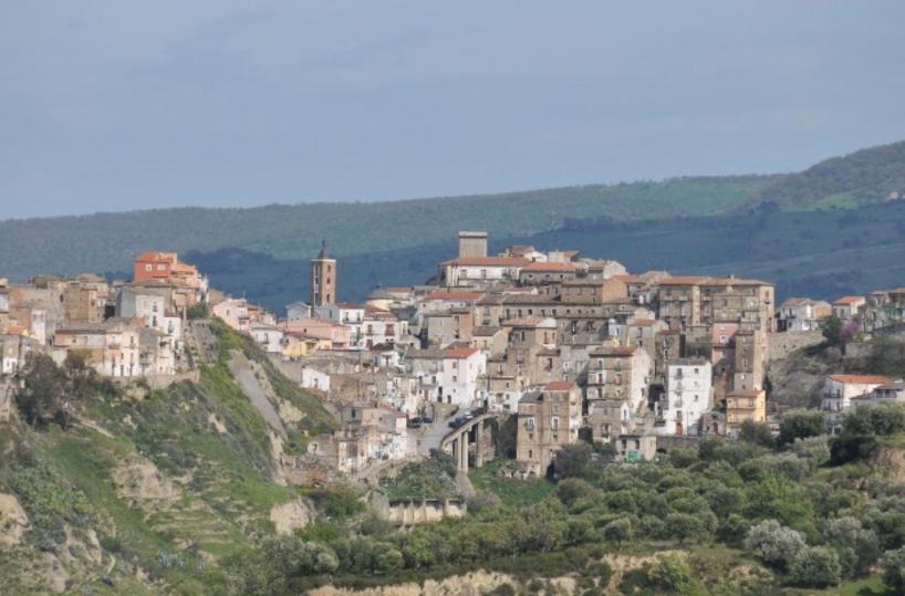 S.Arcangelo, disabile si ritrova con un contratto telefonico, ma non l'aveva mai richiesto