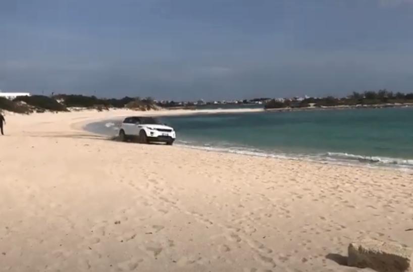 Rally con un suv su una spiaggia in Salento: multata intera famiglia VIDEO