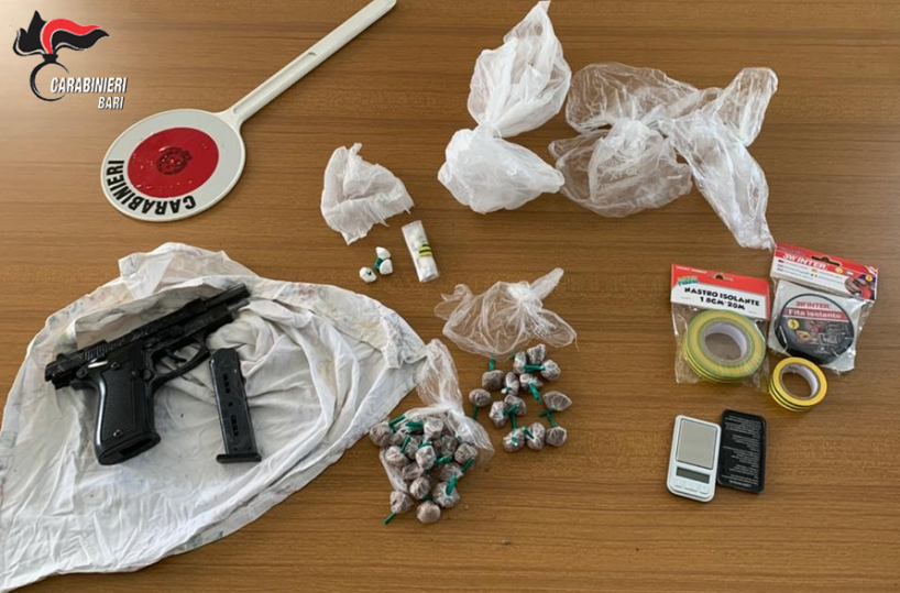 Altamura, minore ha in casa eroina, cocaina e una pistola: scoperto dai carabinieri