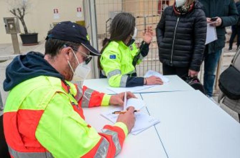 Covid Puglia, al via reclutamento volontari Protezione civile per campagna vaccinale 