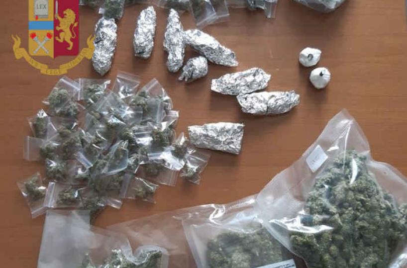 Corato, incensurata nascondeva in casa mezzo chilogrammo tra cocaina e marijuana: arrestata 46enne 