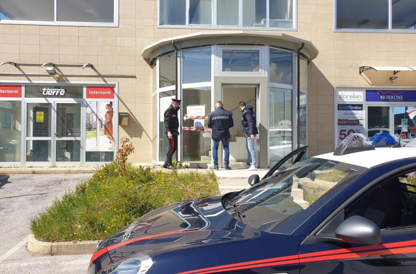 Tito, prostituzione in un centro massaggio: gestore 45enne ai domiciliari