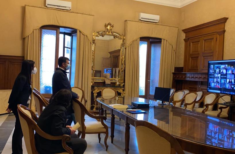 Bari, borse  di studio ai laureati con tesi sulla città