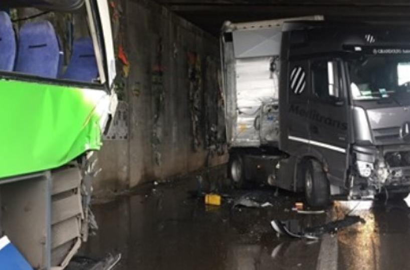 Bari, due tamponamenti sulla «100» e sulla «16»