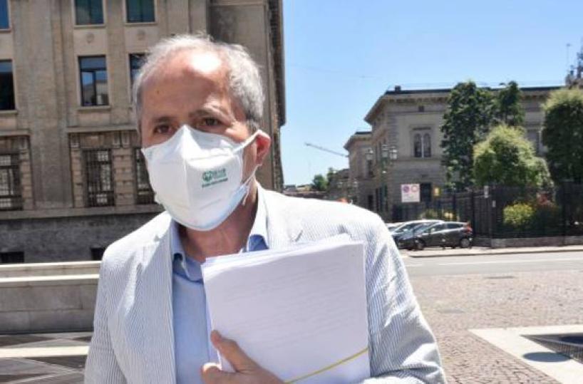 Il monito di Crisanti alla Puglia: «Attenti al turismo estivo necessarie misure severe»