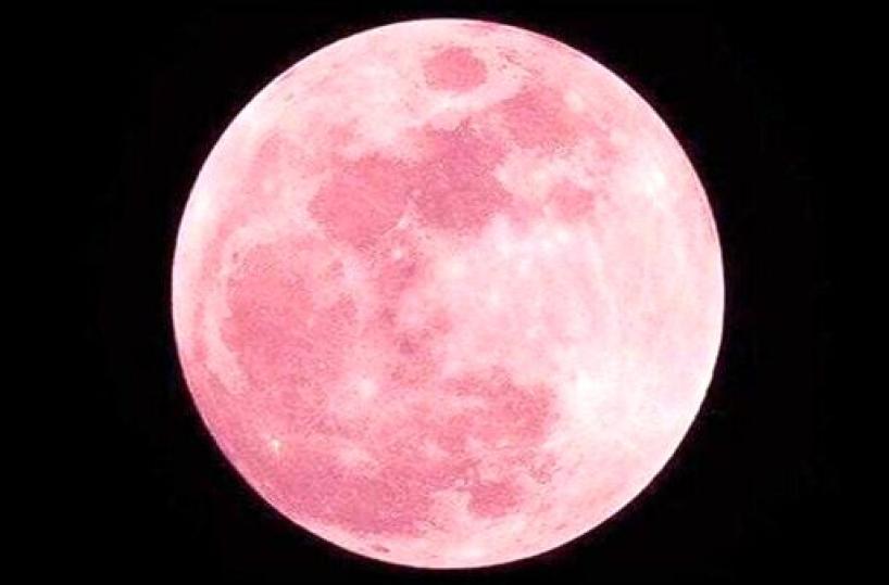Puglia, in arrivo la Super Luna Rosa: tutti con il naso all'insù 