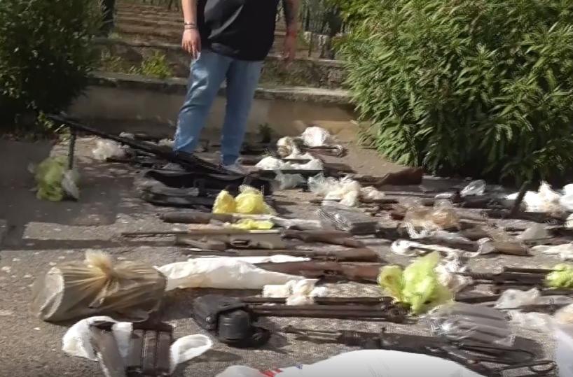 Altamura, in una masseria scoperto arsenale da guerra con mine anticarro, mitragliatori e bombe a mano