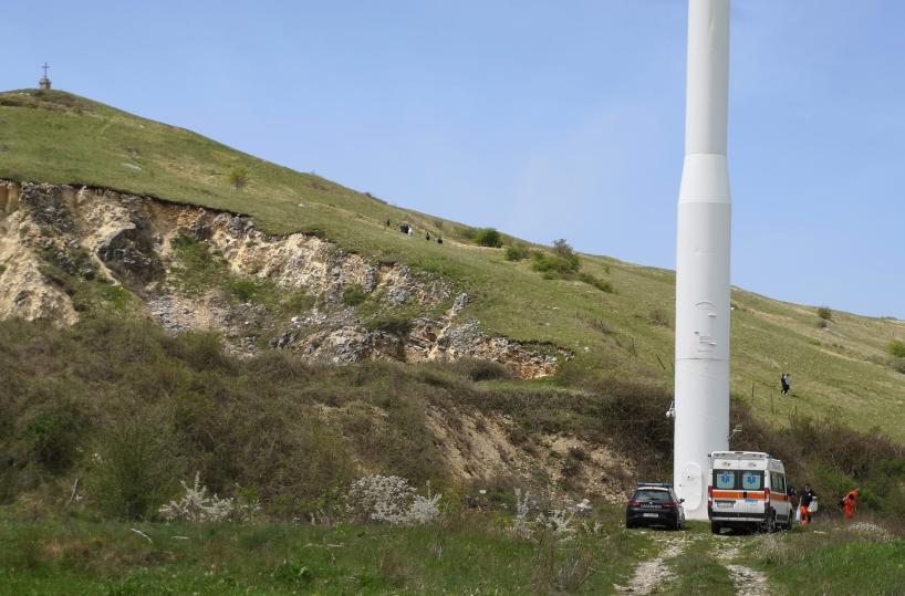 Accusa un malore e muore a 55 anni mentre va a funghi in montagna: tragedia nel Potentino