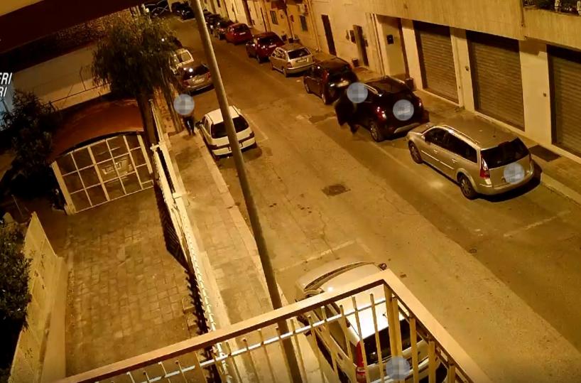 Razzia di automobili, cinque arresti tra Bari e Foggia