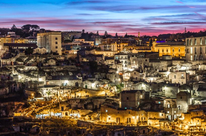 Matera, «Vaccinazioni subito per evitare il crac del turismo»