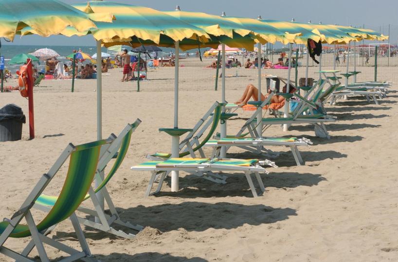 I lidi pugliesi riapriranno sabato 15: «Già tutto esaurito, vince la qualità»