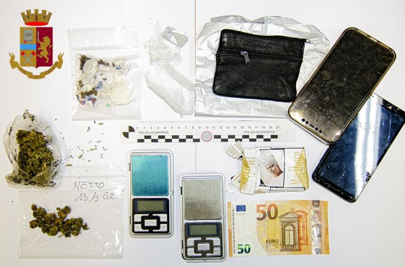 Matera, cede droga ed estorce denaro: fermato 16enne