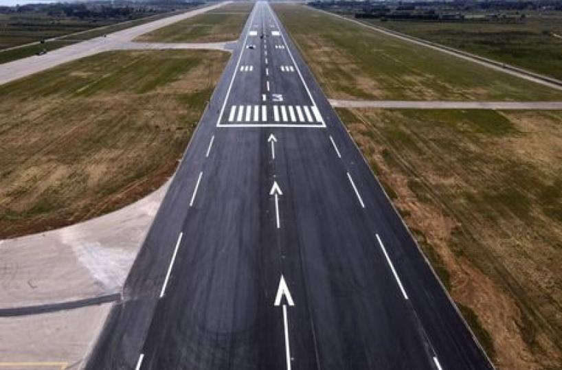 Aeroporto Salento riapre dopo lavori per cono atterraggio
