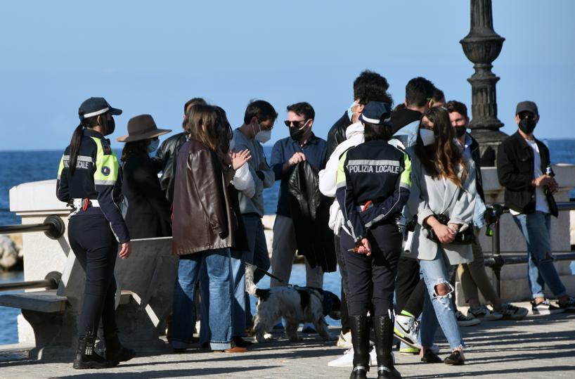 Covid, ben 389 sanzioni nel Barese negli ultimi 10 giorni in zona gialla