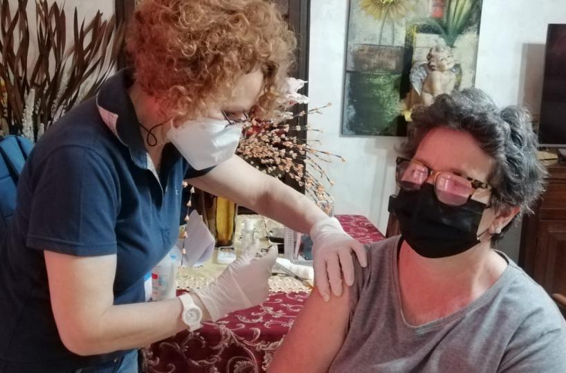 Vaccini: in Puglia dosi a 70% popolazione tra 60-69 anni. Record di guariti: 2mila in meno di 24 ore