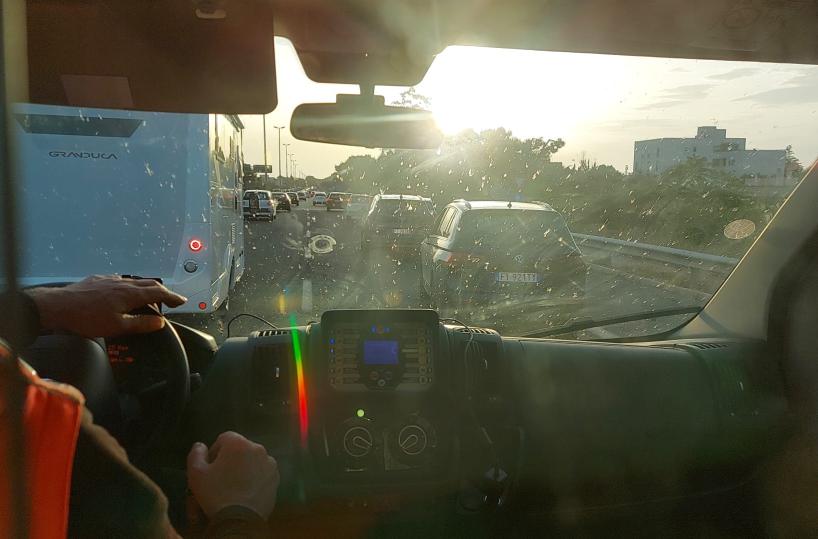 Brindisi, bimbo epilettico trasportato d'urgenza a Bari. Il rianimatore «Abbiamo fatto slalom tra le auto per salvarlo»