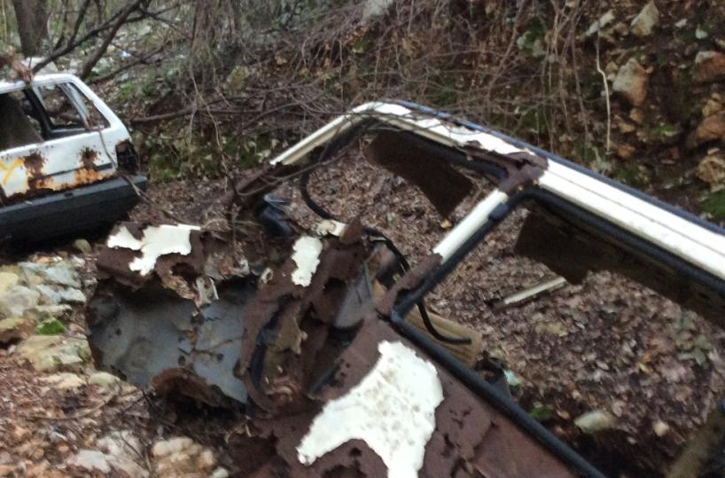 Fasano, la «Gravina del buco» da cimitero delle auto a percorso nella natura