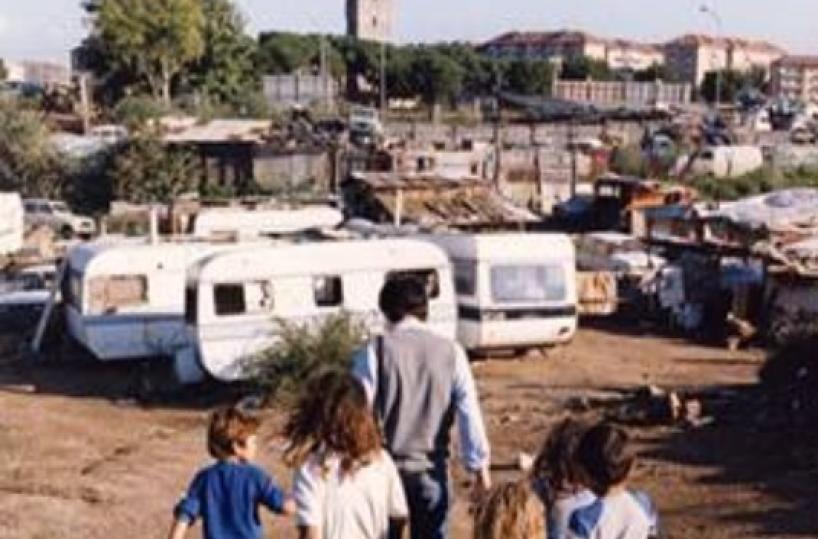 Il Rotary Bari Castello nel campo rom di Japigia