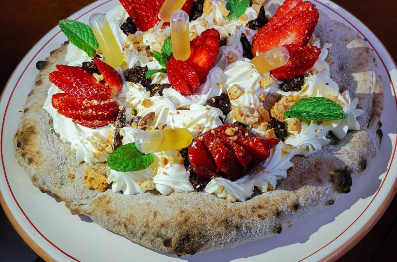 Tricase, vittoria gourmet per la pizza fragole e mascarpone 