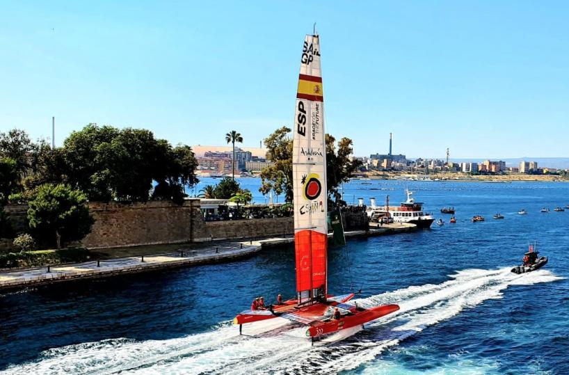 Taranto, le Ferrari del mare conquistano tutti 