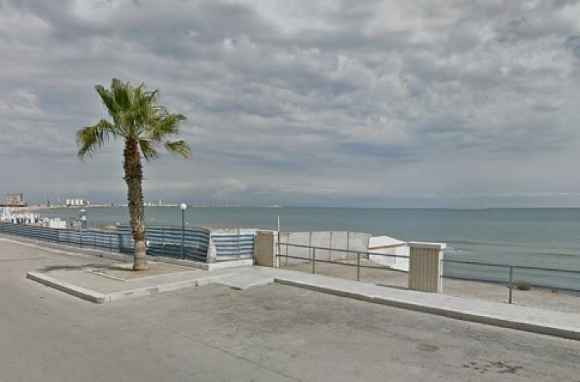 Barletta, 72enne colpito da un malore muore in spiaggia