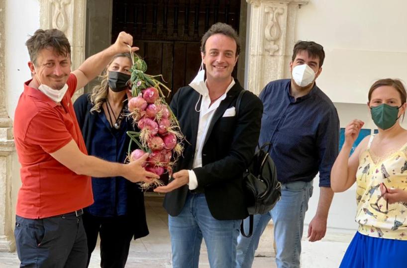 Acquaviva riparte: serata con Renato Ciardo e sconti dedicati a tutti i «Giovanni» nel giorno dell'onomastico