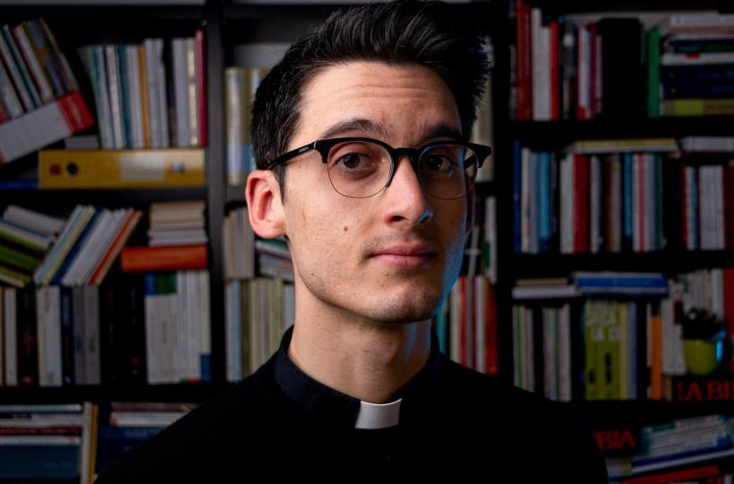 «Io prete social, così evangelizzo i ragazzi»: parla Don Alberto Ravagnani, ospite al TedxBarletta