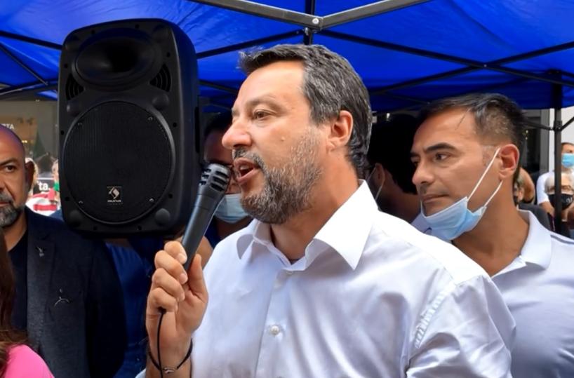 Giustizia, Salvini: «A Bari serve posto di lavoro civile. Il referendum? Un aiuto a Draghi»