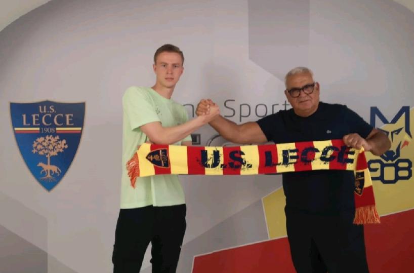 Lecce, primo giorno di Bjarnason, Corvino alle prese con gli esuberi