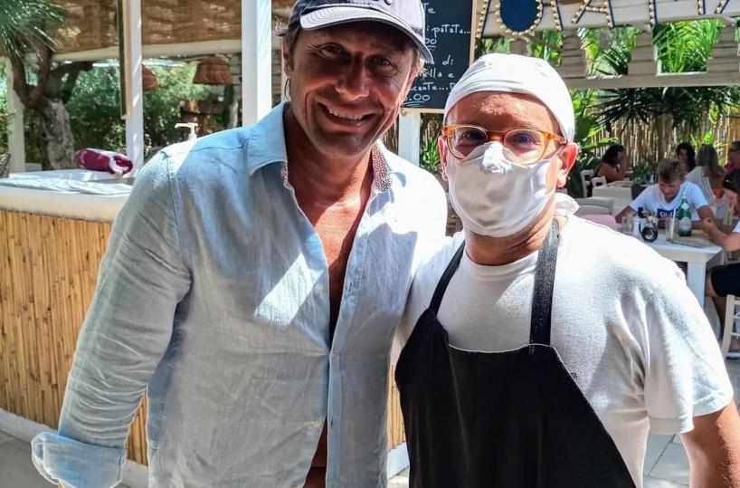 Antonio Conte in vacanza a Capitolo: la foto con i fan