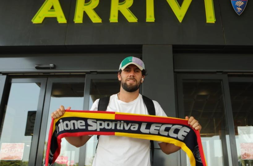 Lecce, il terzino Arturo Calabresi pronto all'avventura in giallorosso
