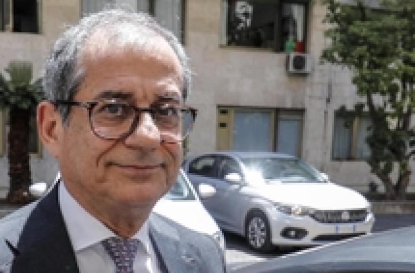 V.strong adjustment to avert procedure - Tria