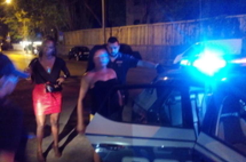 Padre e figlio sfruttavano prostitute