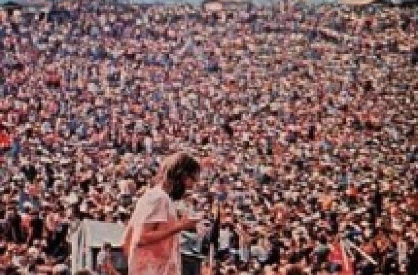 Il libro - L'utopia di Woodstock nel racconto di chi l'ha vissuta