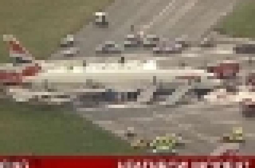 Londra - Boeing fuori pista ad Heathrow: tredici feriti lievi