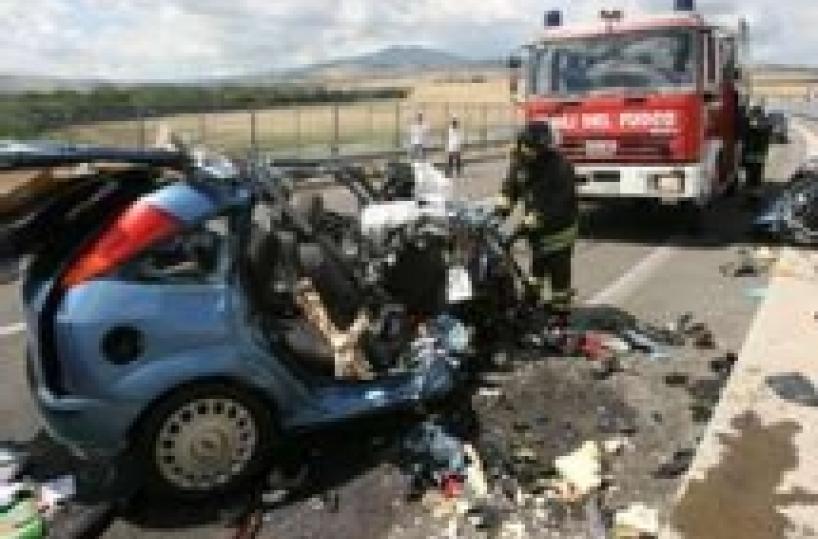 Scontro in Basilicata muore una famiglia