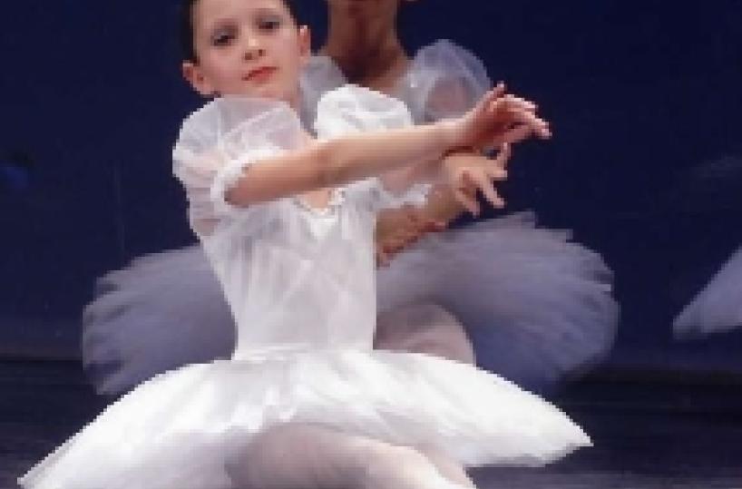 Bimba selezionata dalla Scala La famiglia: non abbiamo i soldi