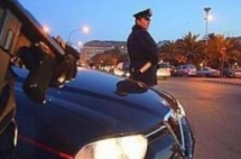 Bari, ragazza ferita con colpo di pistola