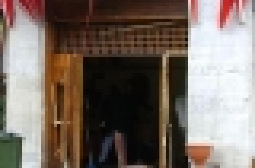 Taranto, bomba in ristorante distrutto locale e 5 auto