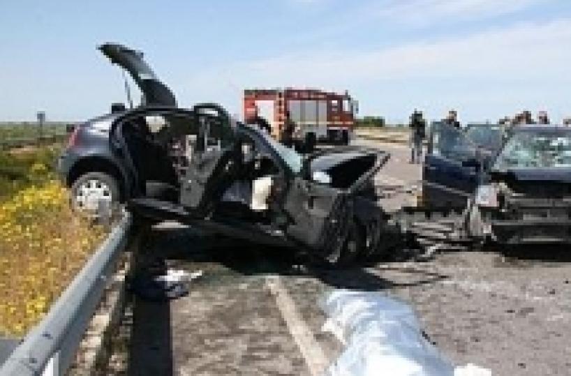 Auto contro pullman un morto e tre feriti tra San Ferdinando di Puglia e Canosa