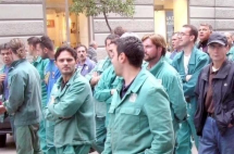 Protesta dei lavoratori  «Rilanciare la Ferrosud»