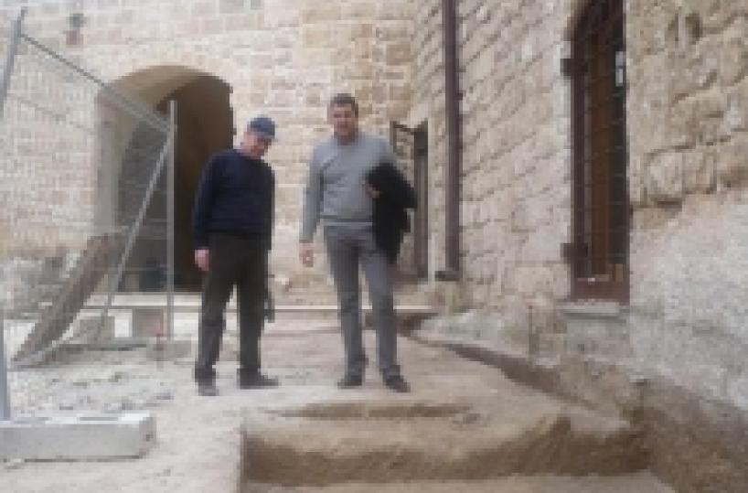 Grottaglie, emerge unantica&nbsp; cripta ritrovata nel castello