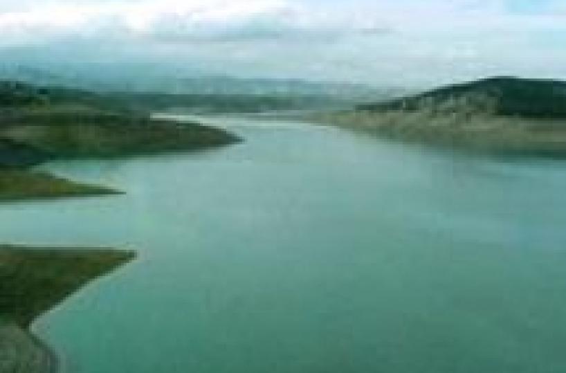 Basilicata, la diga di Senise «scoppia»: ma il paese è assetato