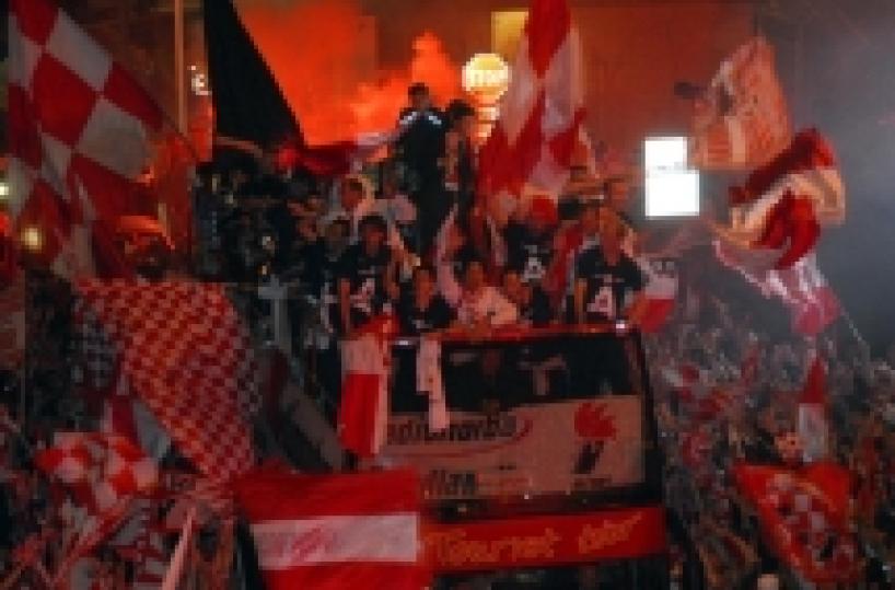 CALCIO/Bari in Serie A una festa indimenticabile