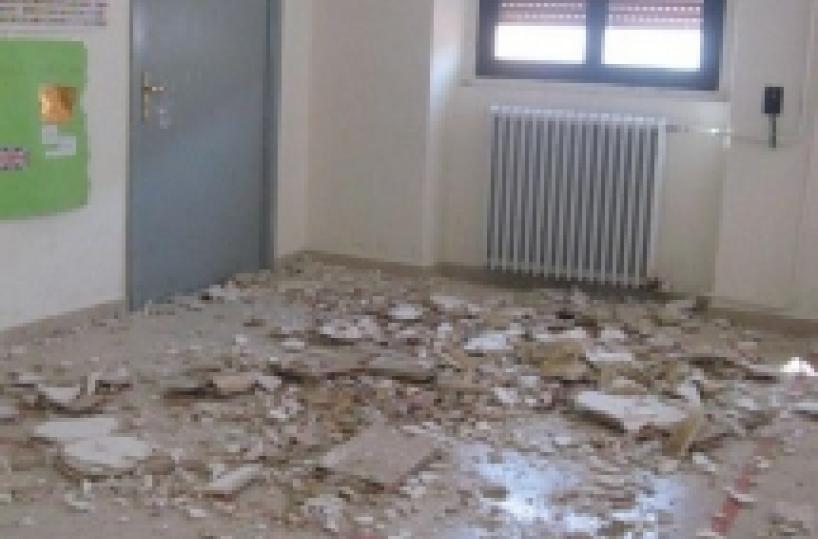 Solaio a rischio crollochiuso asilo a Taranto