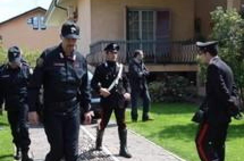Uccide madre e sorella, arrestato